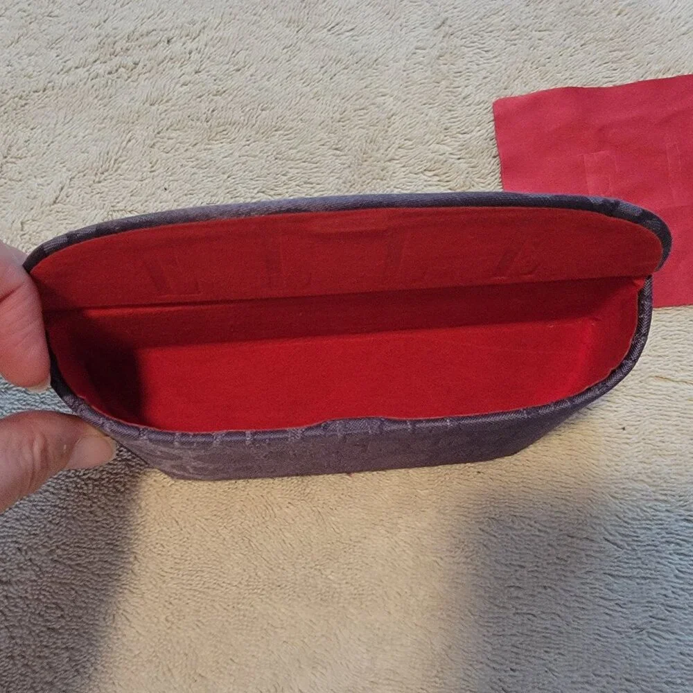 Elle sunglass case
